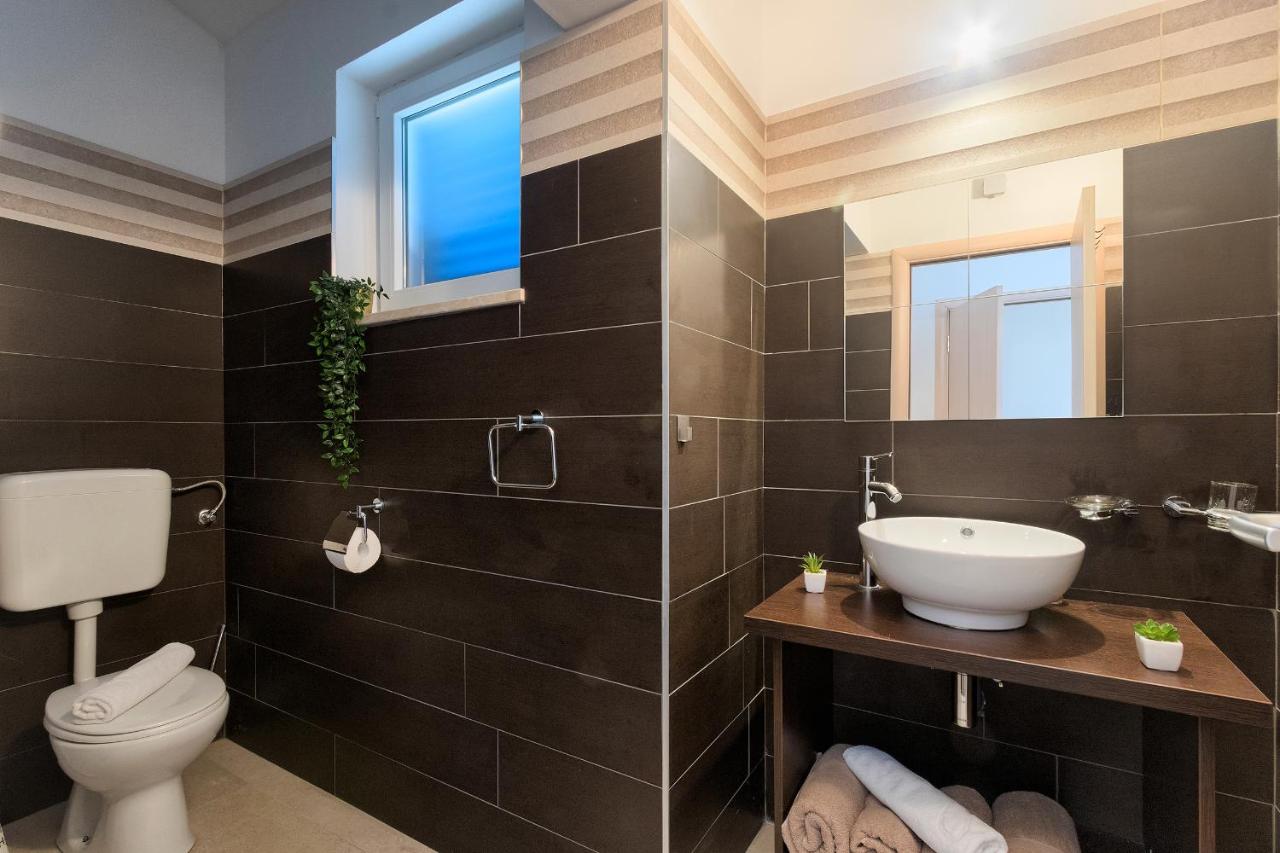 Villa 1522 photo