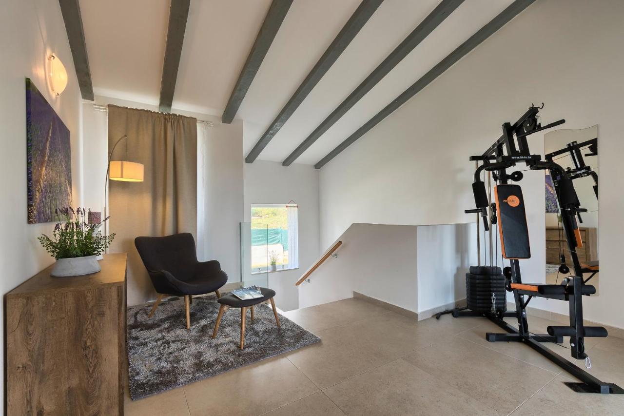 Villa 1522 photo