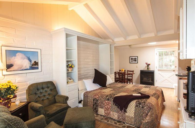 Pine Acres Lodge — photo 14