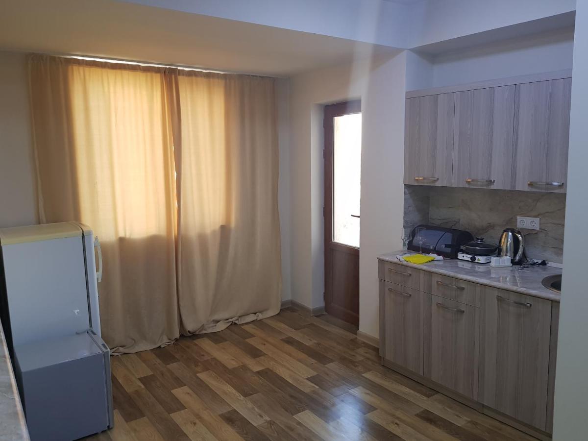 Cross Apartments and Tours photo