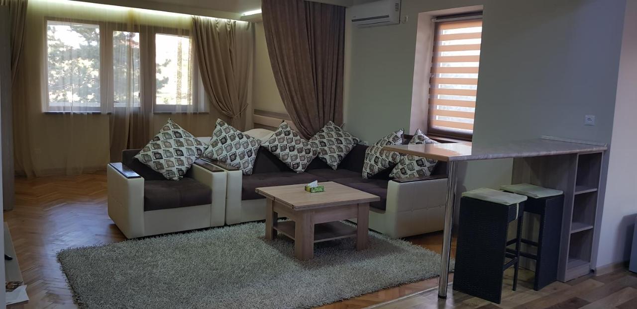 Cross Apartments and Tours photo