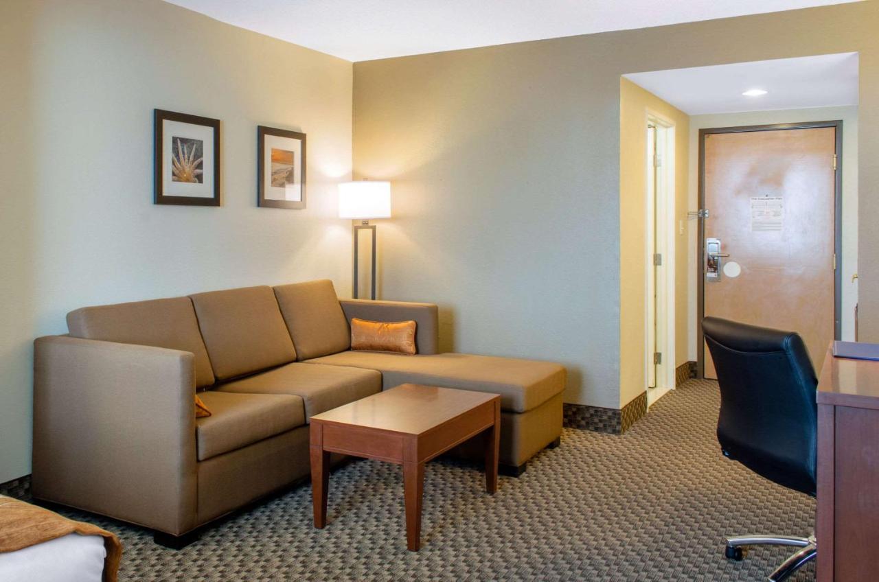 Regency Inn & Suites Biloxi — photo 22