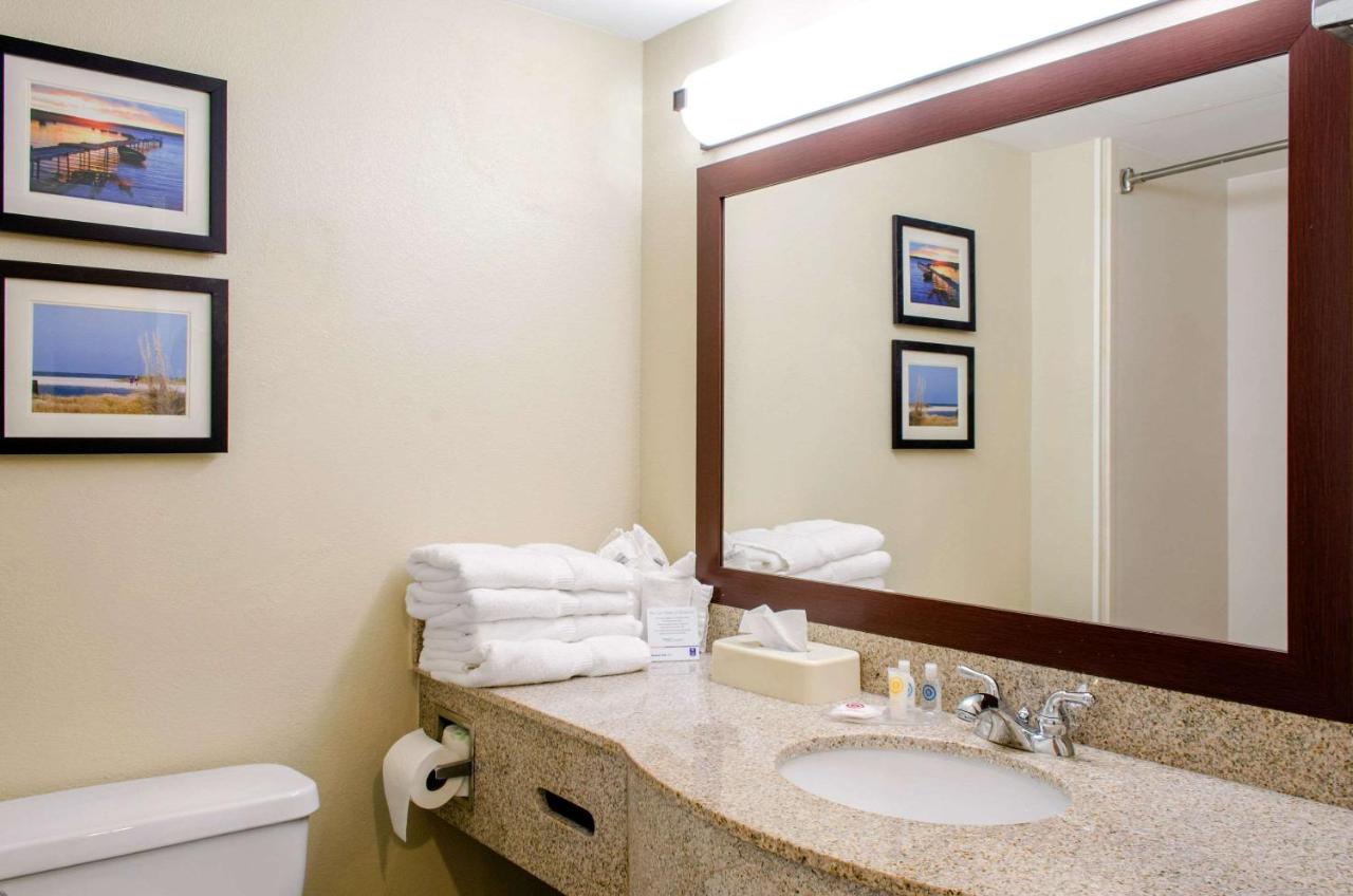 Regency Inn & Suites Biloxi — photo 20