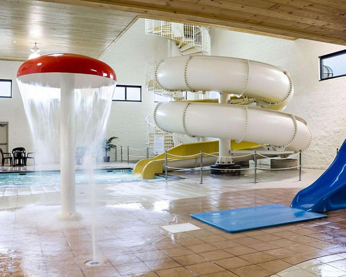 Heated swimming pool: MainStay Suites Bismarck