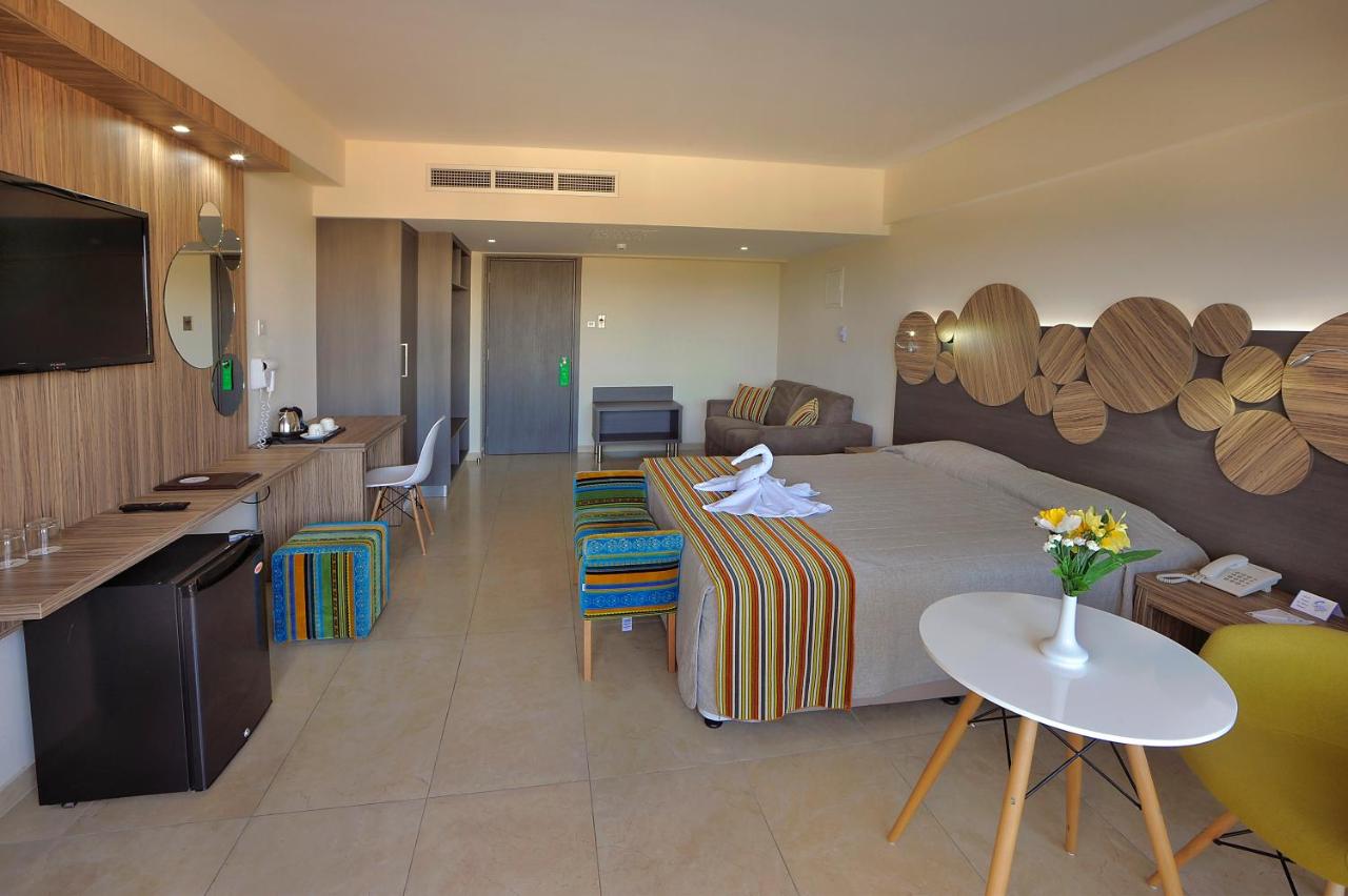 Nelia Beach Hotel & Spa photo