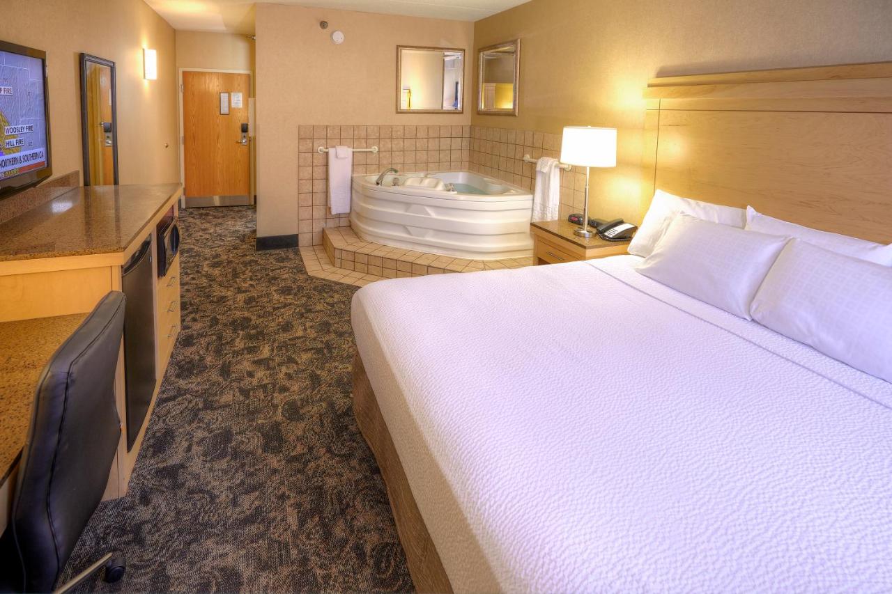 LivINN Hotel Cincinnati North/Sharonville — photo 14