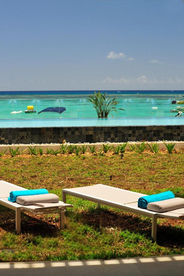 Beach: OBiches Beachfront Apartments