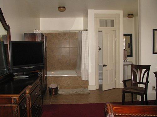 New Orleans Hotel Eureka Springs — photo 15