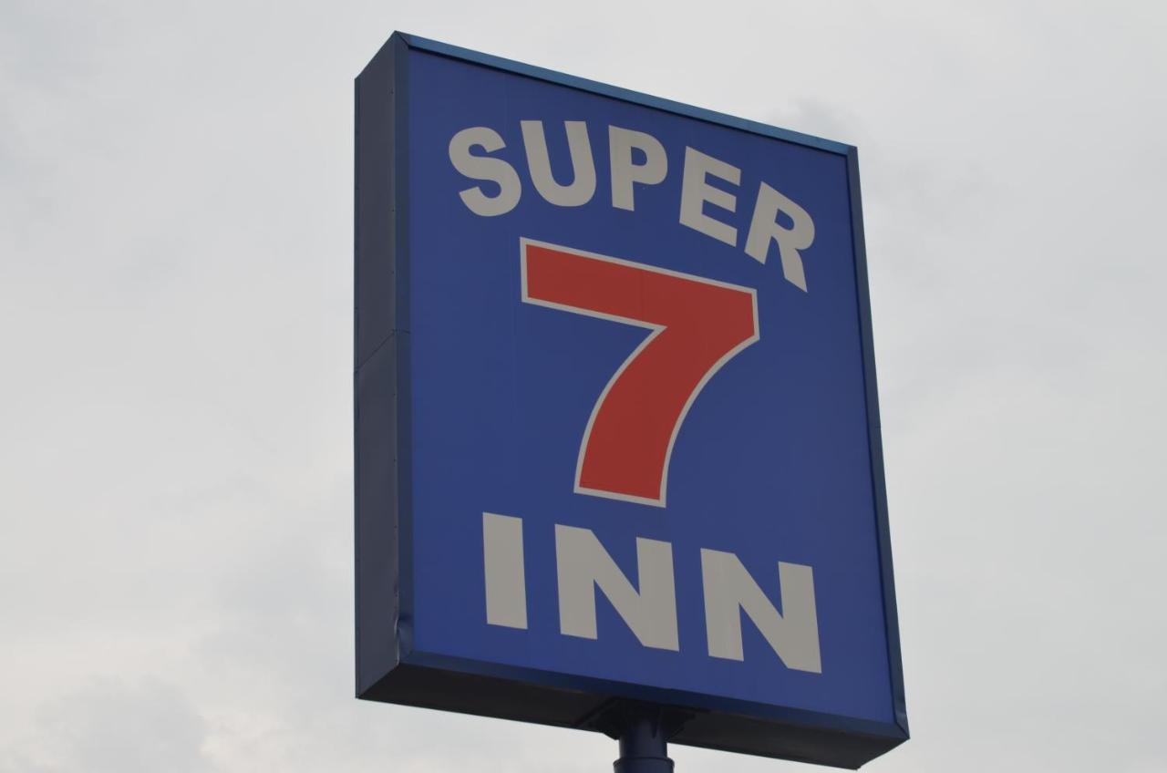 Super 7 Inn — photo 14