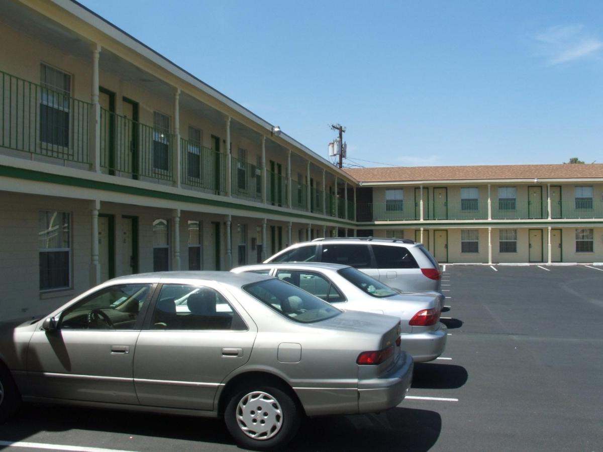 Mohave Inn — photo 16
