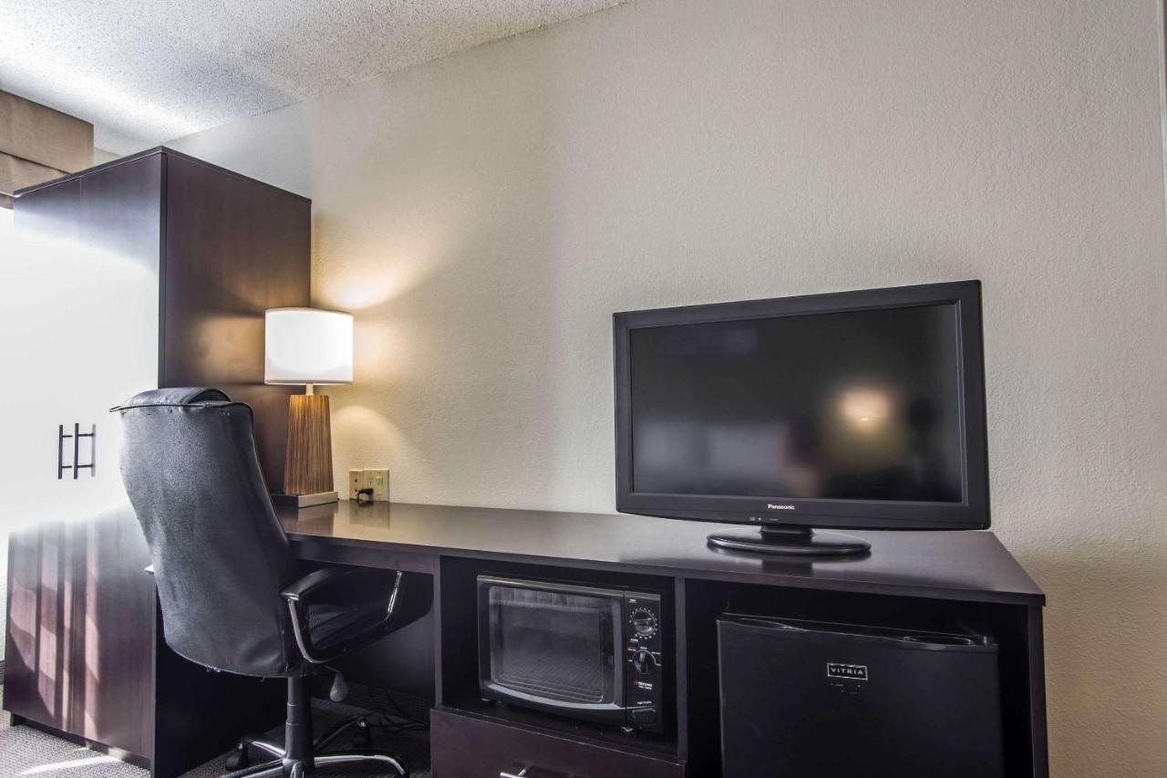 Airport Inn — photo 17
