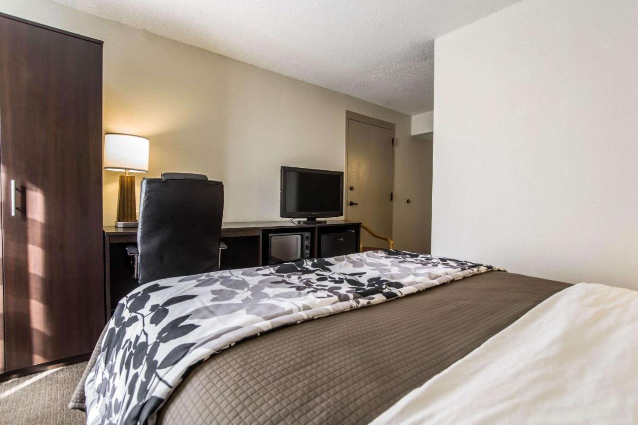Airport Inn — photo 14