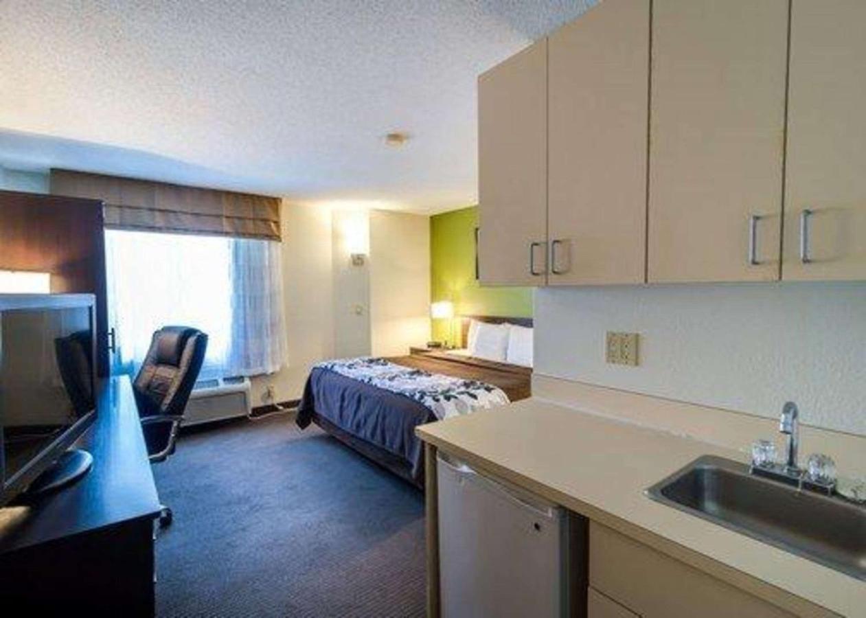 Airport Inn — photo 22