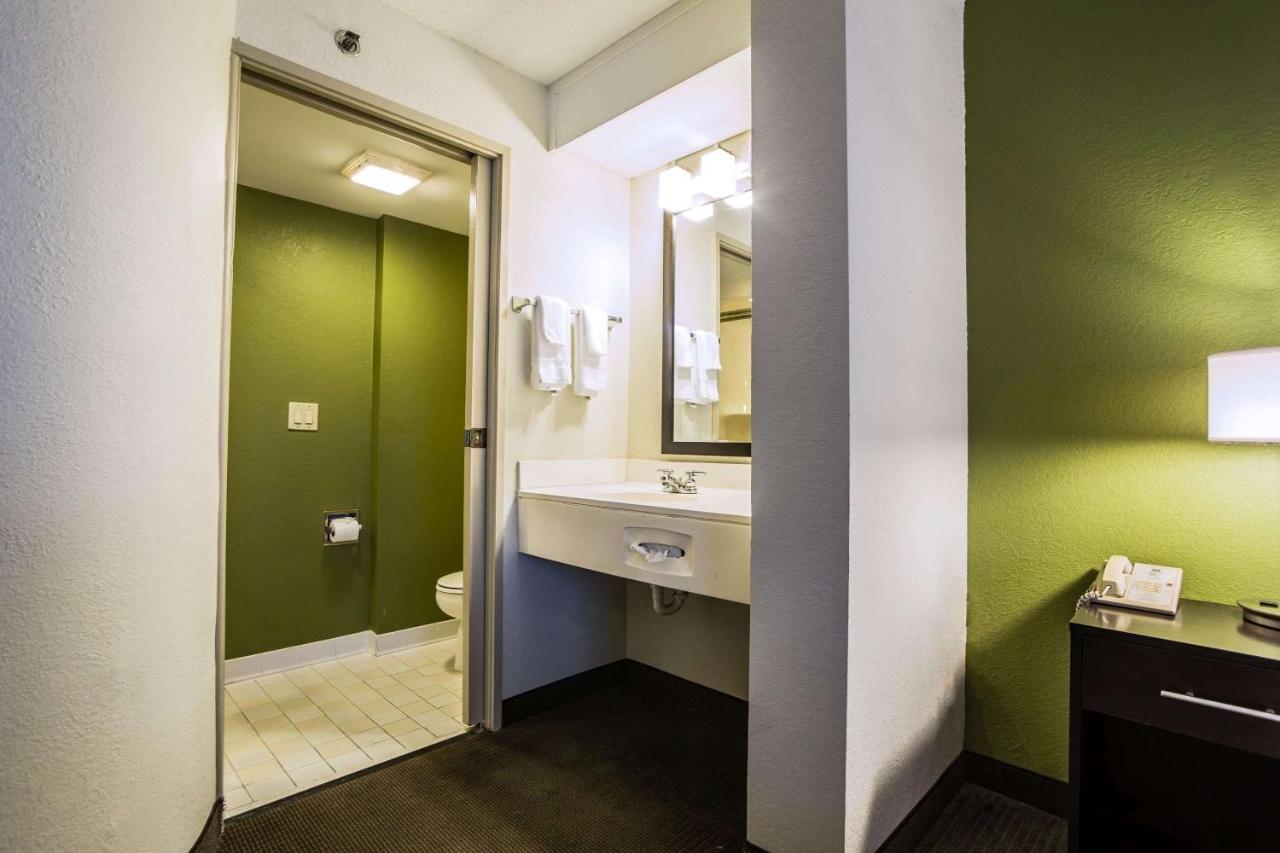 Airport Inn — photo 3