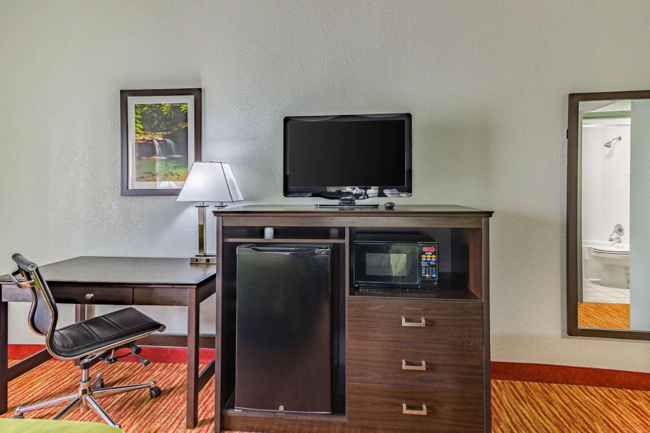 Economy Inn — photo 20