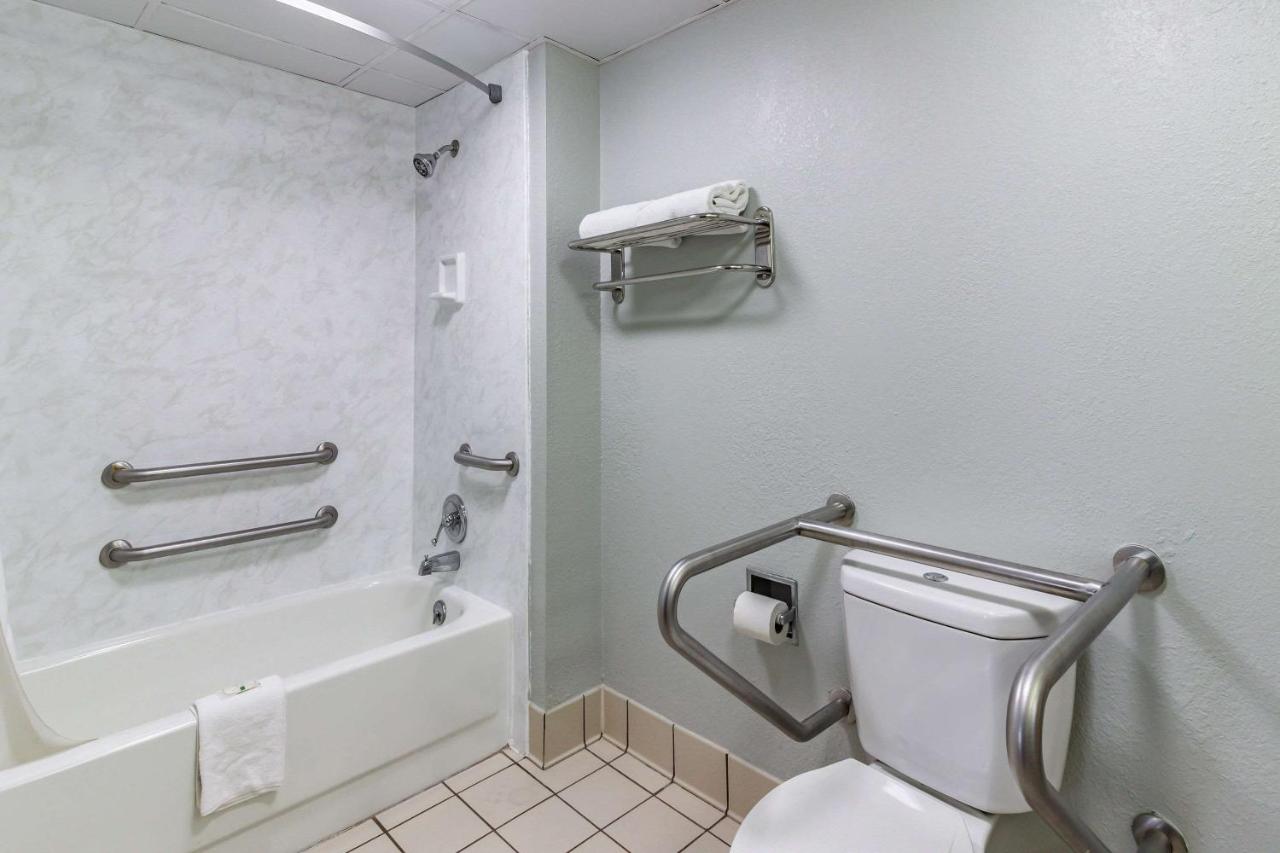 Economy Inn — photo 24
