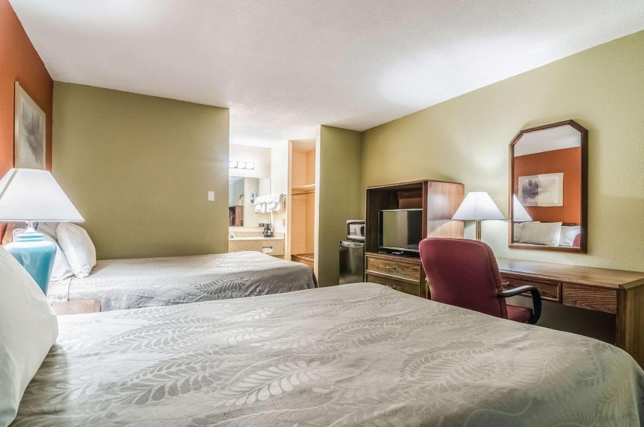 Executive Inn Dodge City ks — photo 18