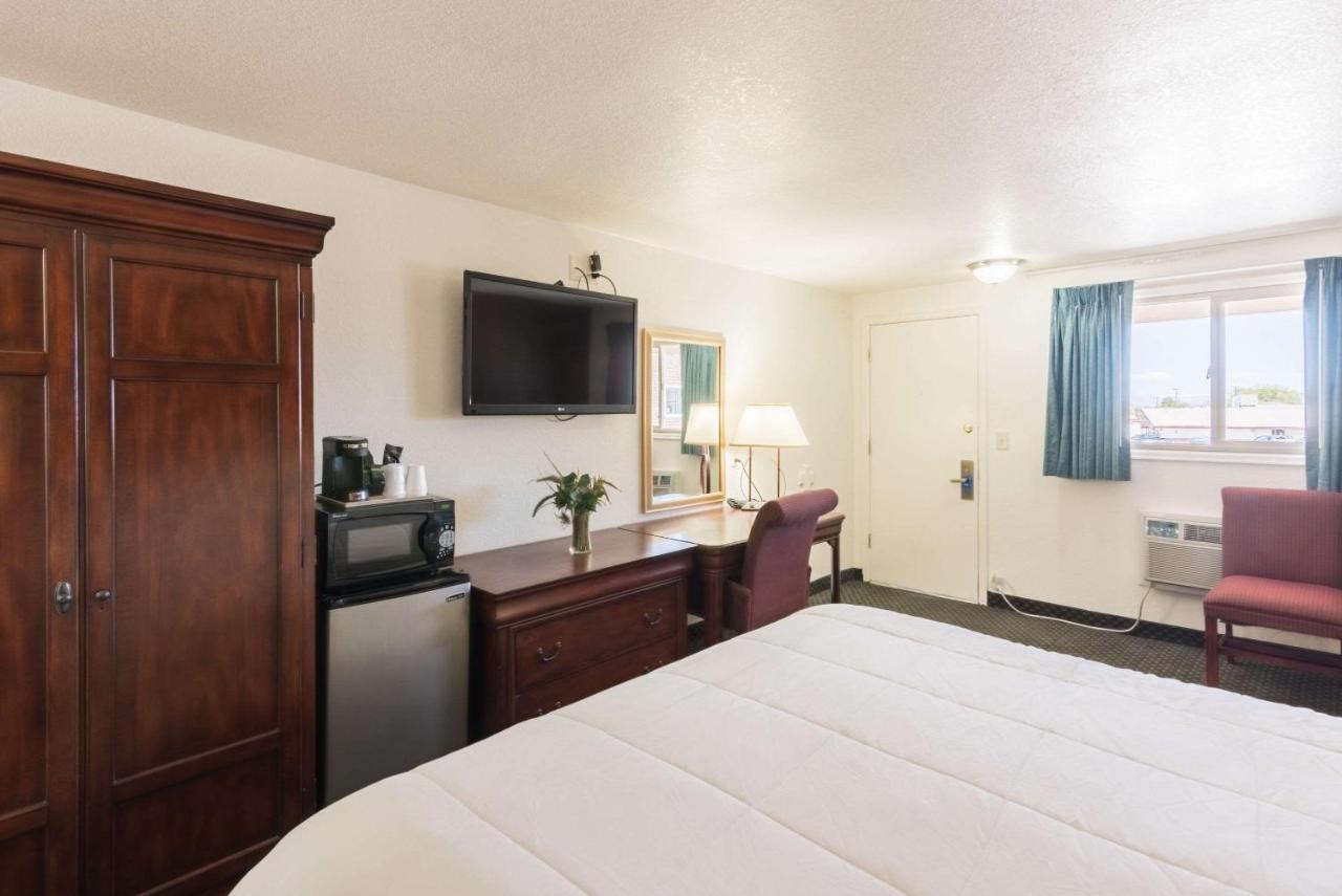 First Interstate Inn — photo 18