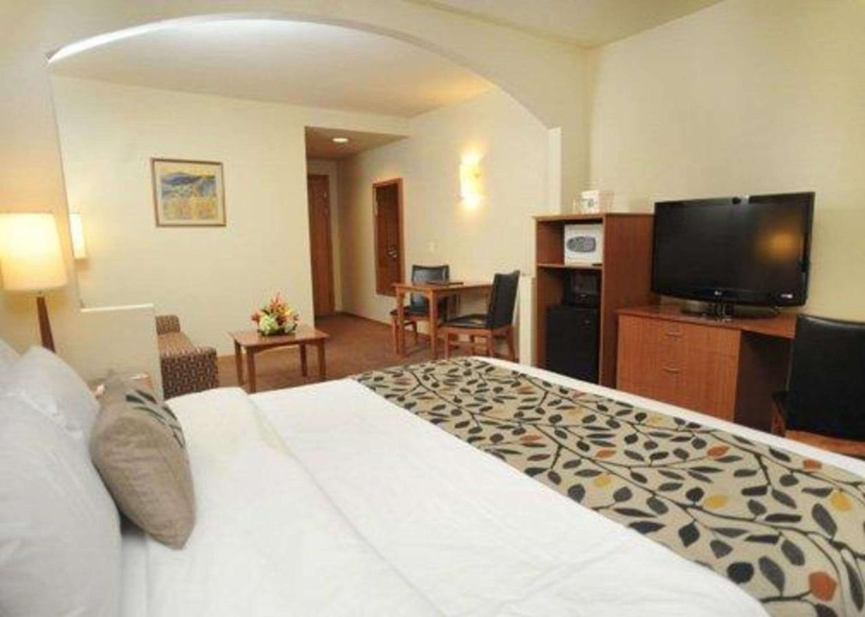 Sleep Inn Hotel Paseo Las Damas photo