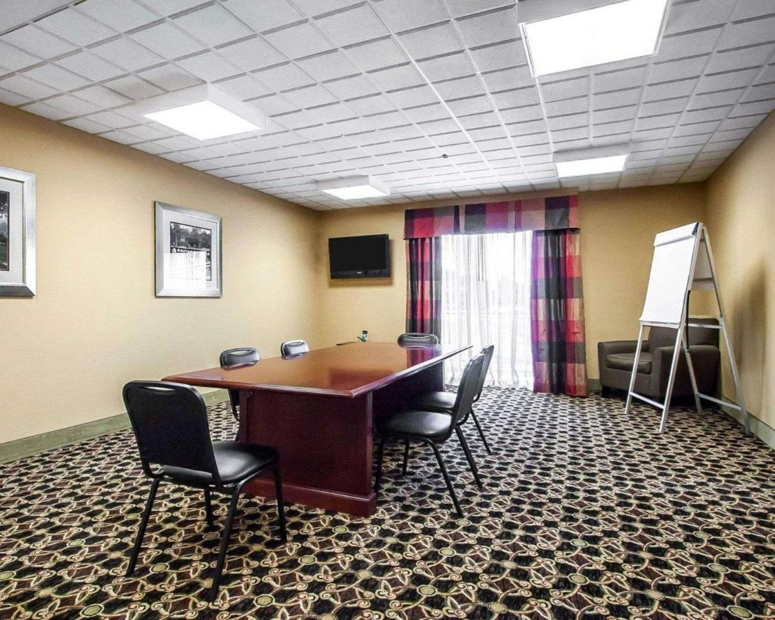 Executive Inn — photo 22