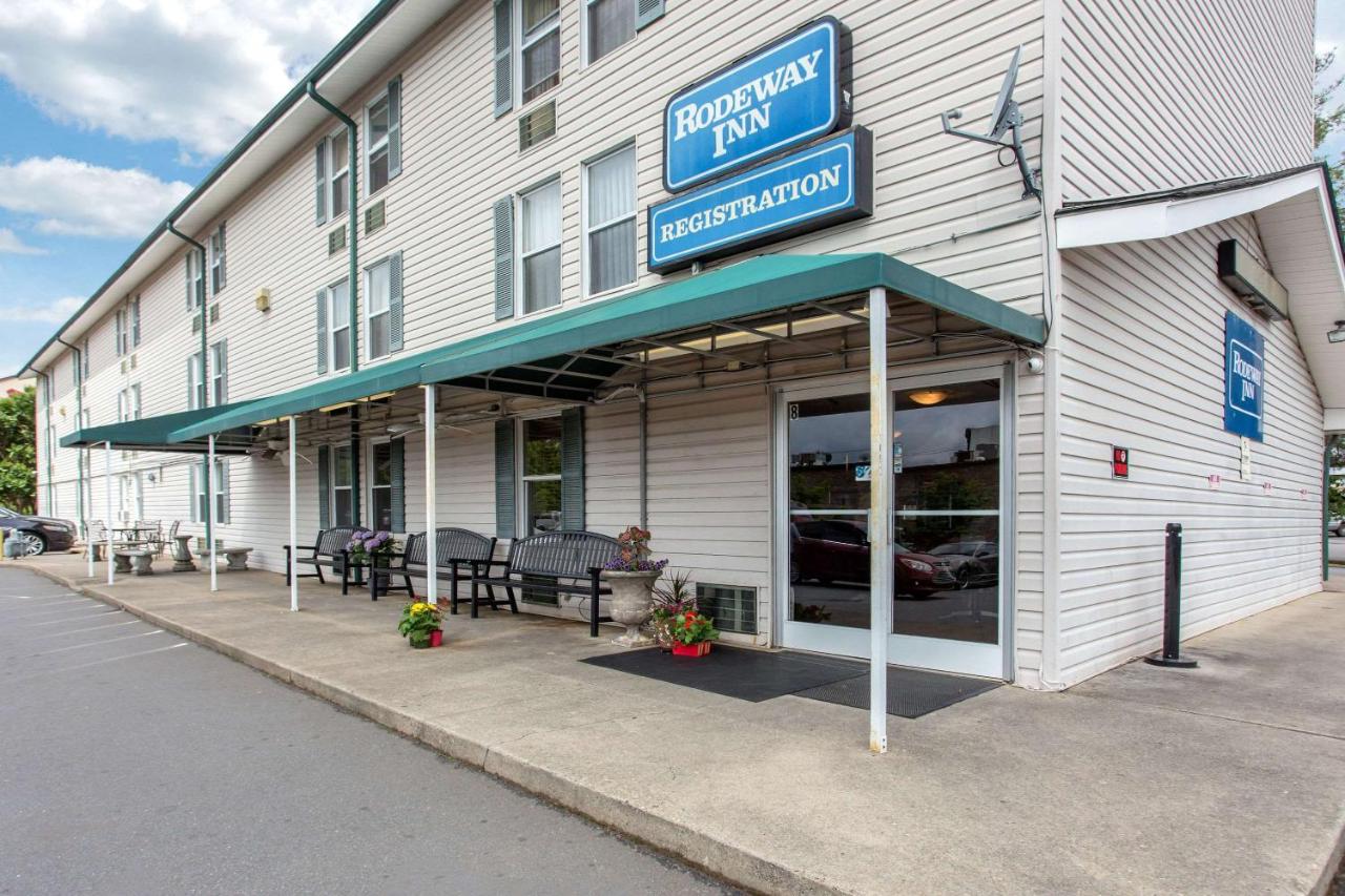 Rodeway Inn Asheville — photo 6