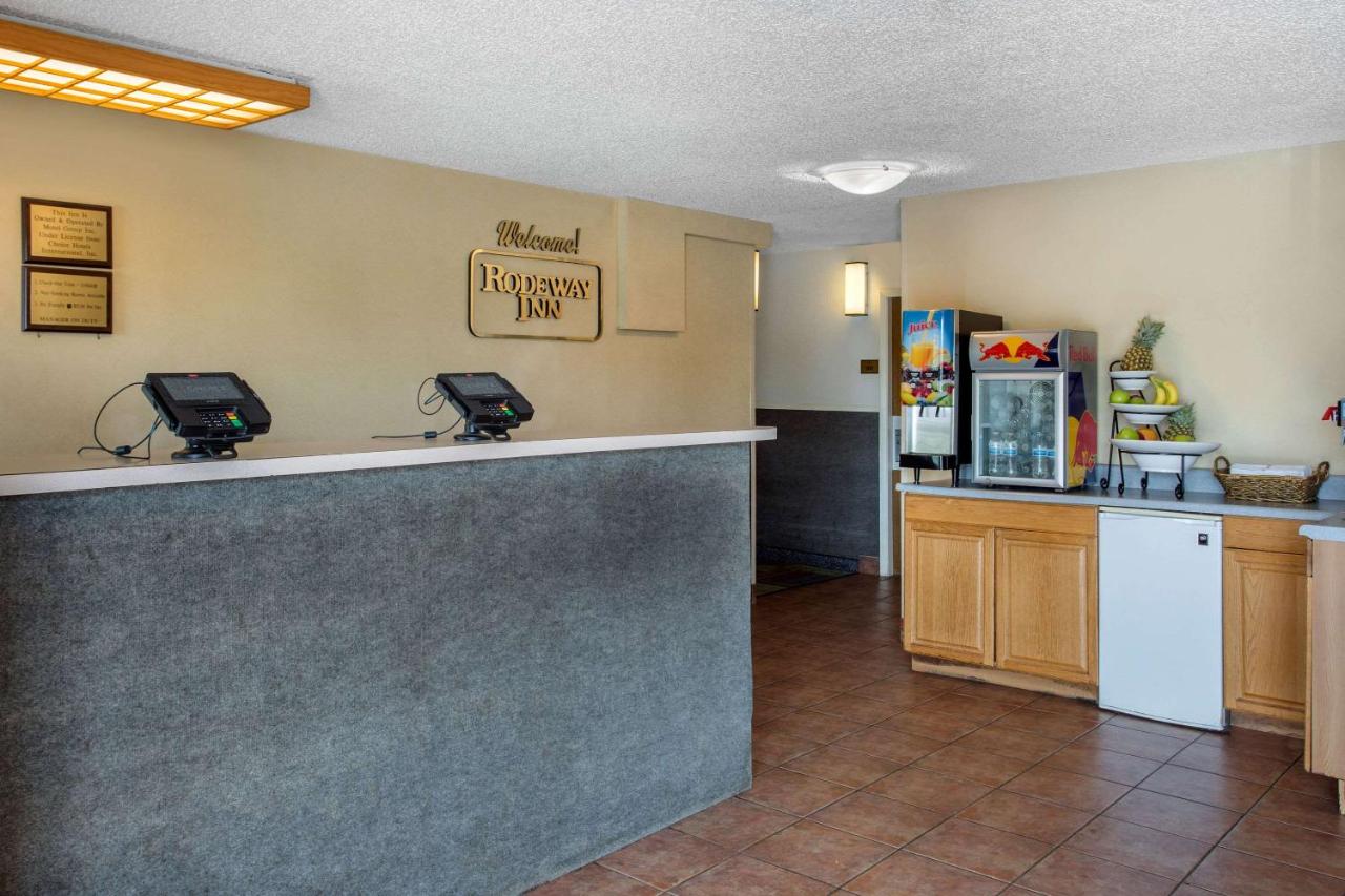 Rodeway Inn Asheville — photo 17