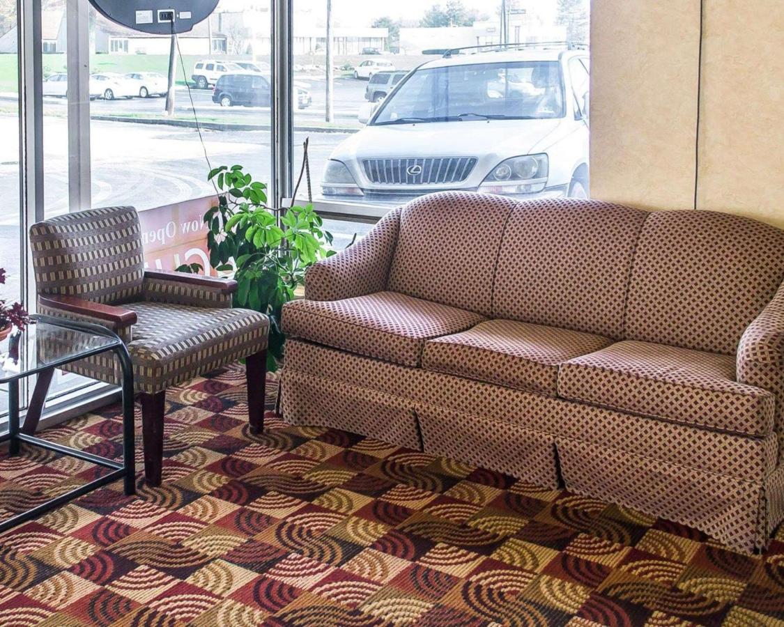 Economy Inn & Suites — photo 4