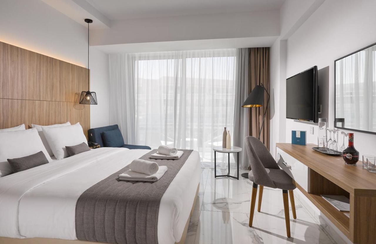 The Blue Ivy Hotel & Suites photo