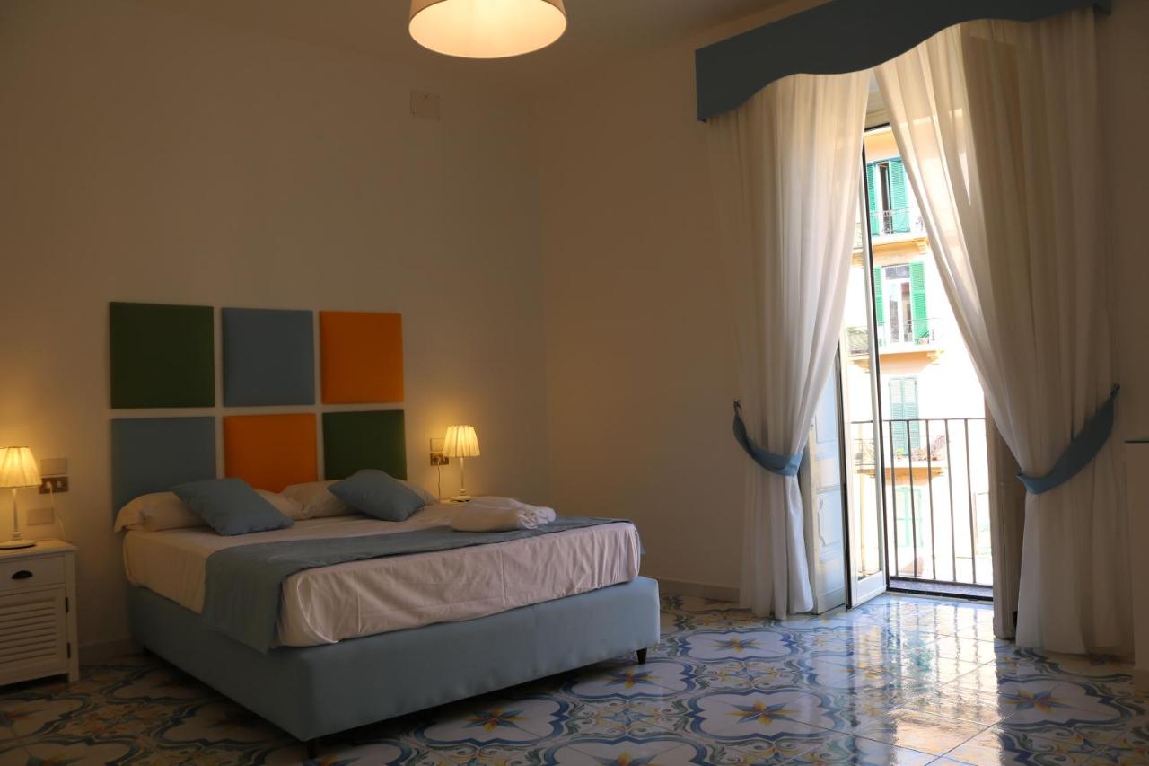 SuiteNapoliSantaLucia - 2