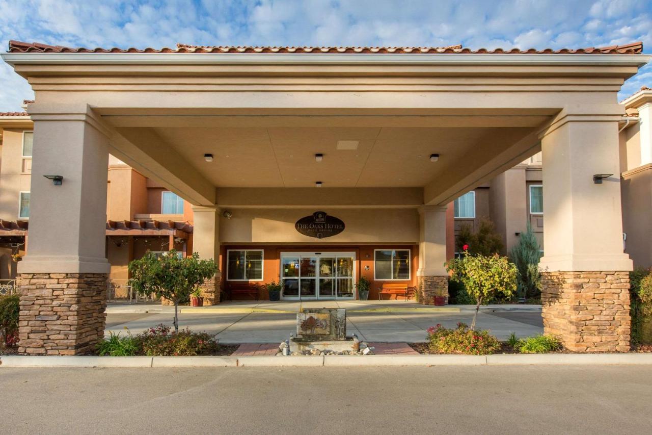 The Oaks Hotel & Suites — photo 1