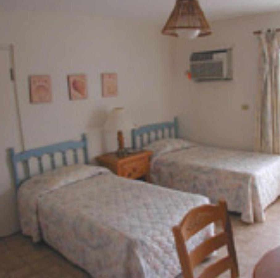 Orange Hill Beach Inn photo
