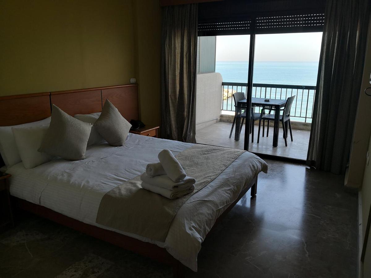 Holiday Suites Hotel & Beach Resort photo