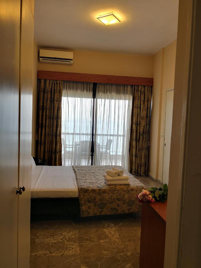 Holiday Suites Hotel & Beach Resort photo