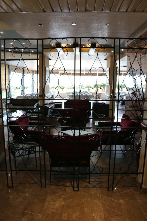 Holiday Suites Hotel & Beach Resort photo