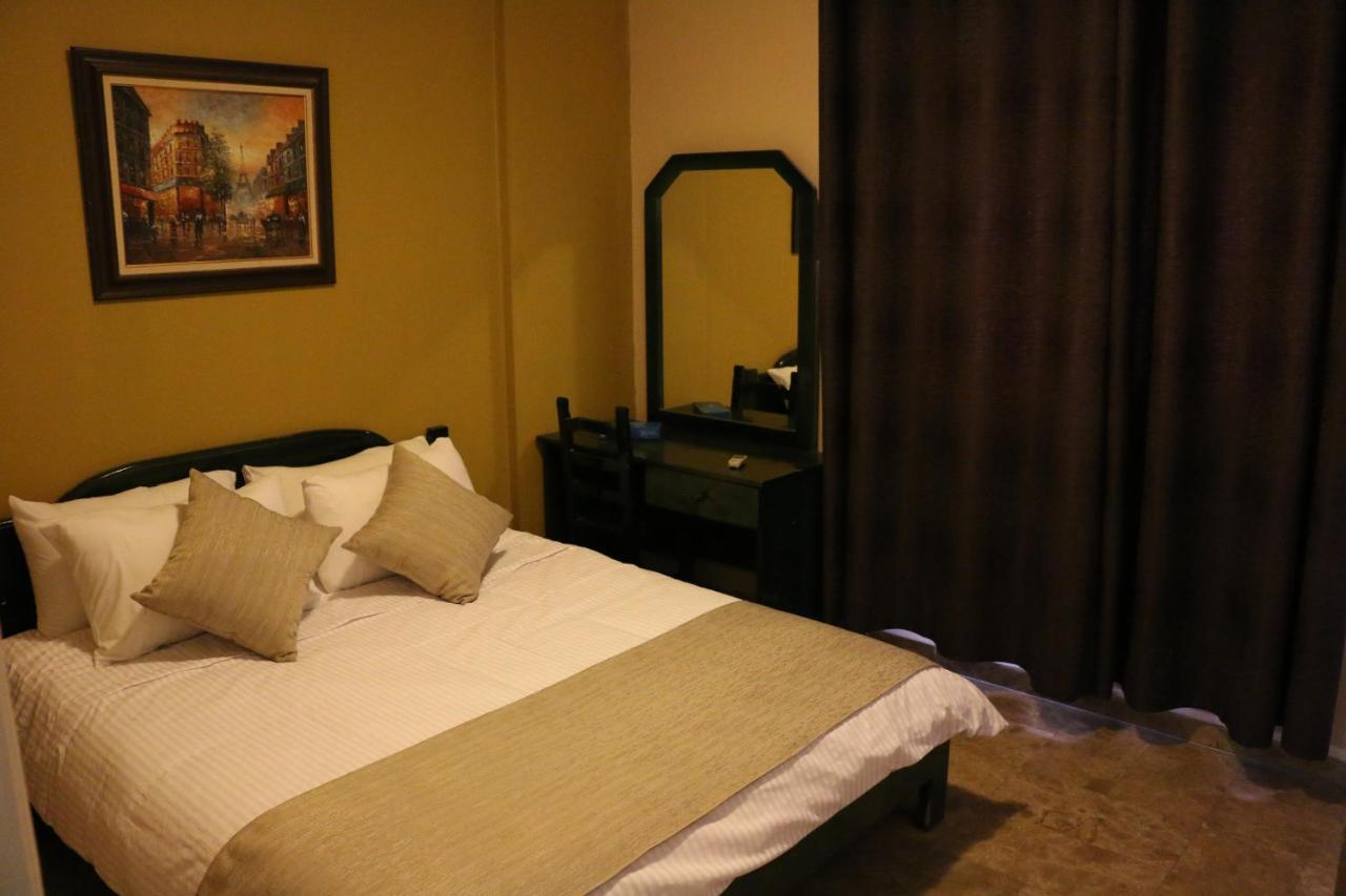 Holiday Suites Hotel & Beach Resort photo