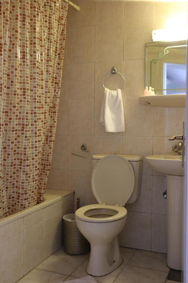 Holiday Suites Hotel & Beach Resort photo