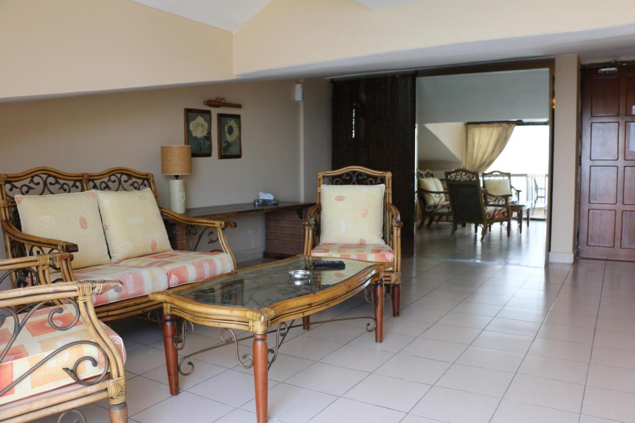 Holiday Suites Hotel & Beach Resort photo