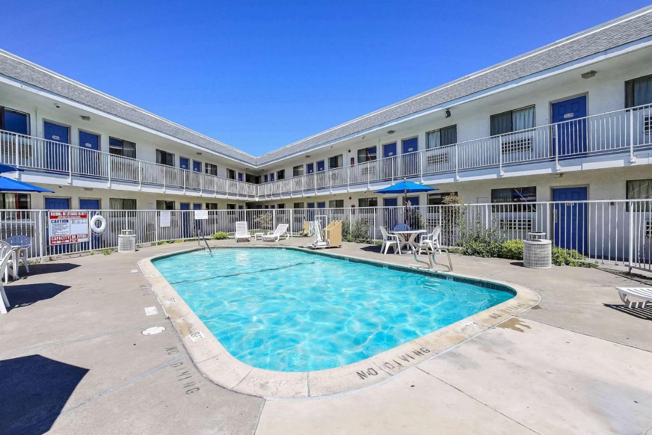 Motel 6 Oakland Airport*