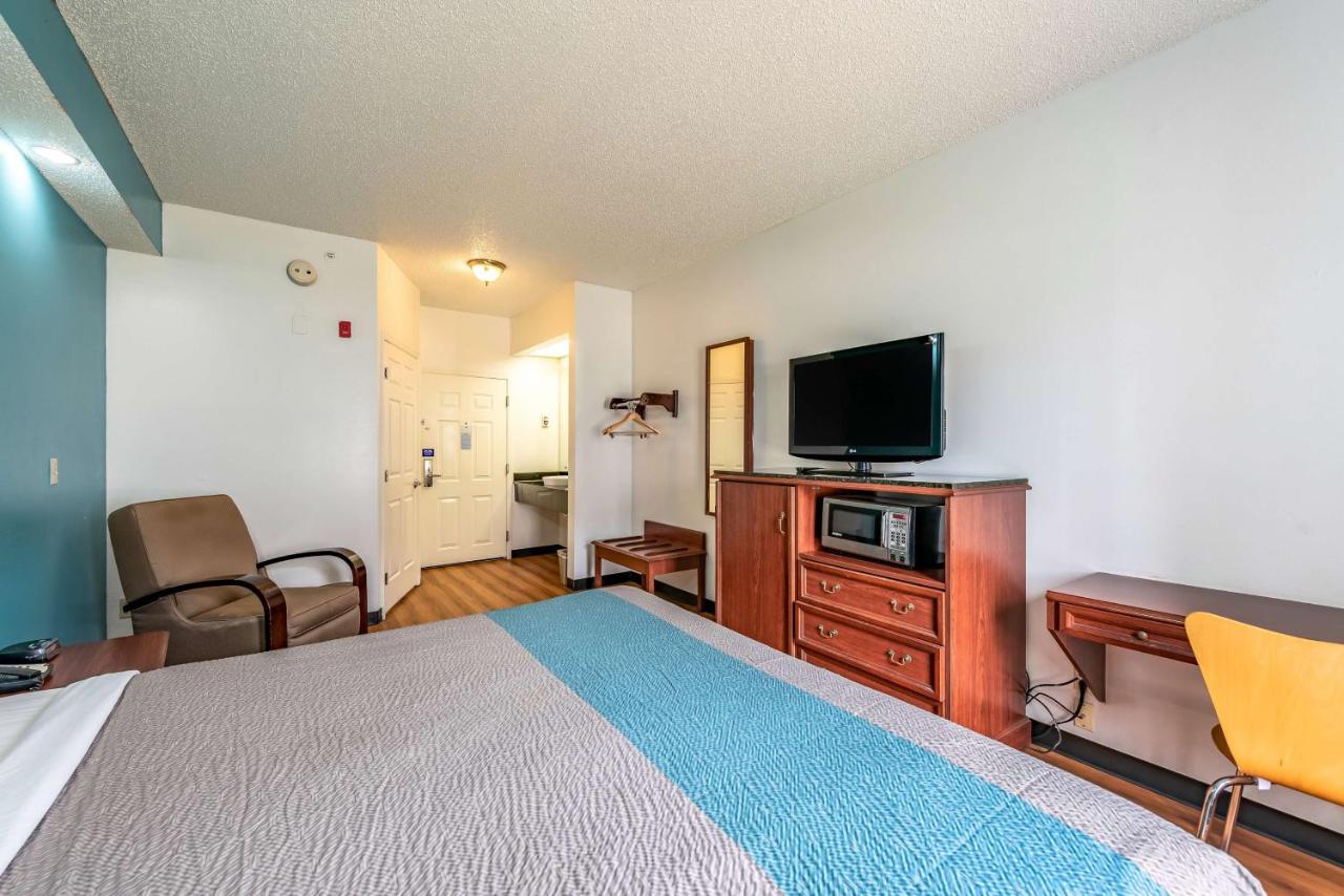 Motor Hotel — photo 20