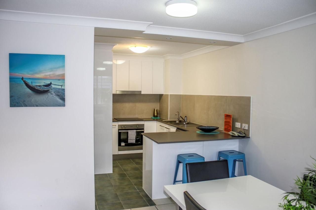 Surfers Beach Holiday Apartments photo