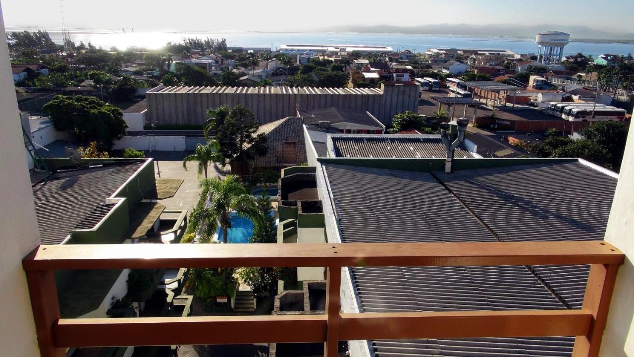 Beach: Schenkel Hotel