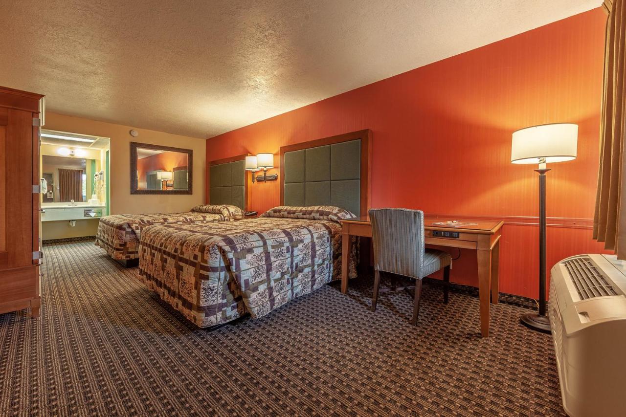 Taos Valley Lodge — photo 20