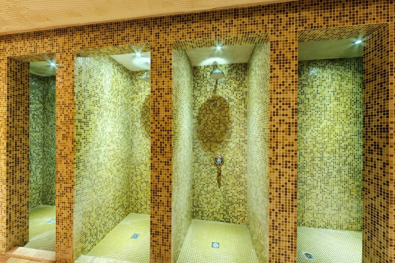 Grand Royale Apartment Complex & Spa photo