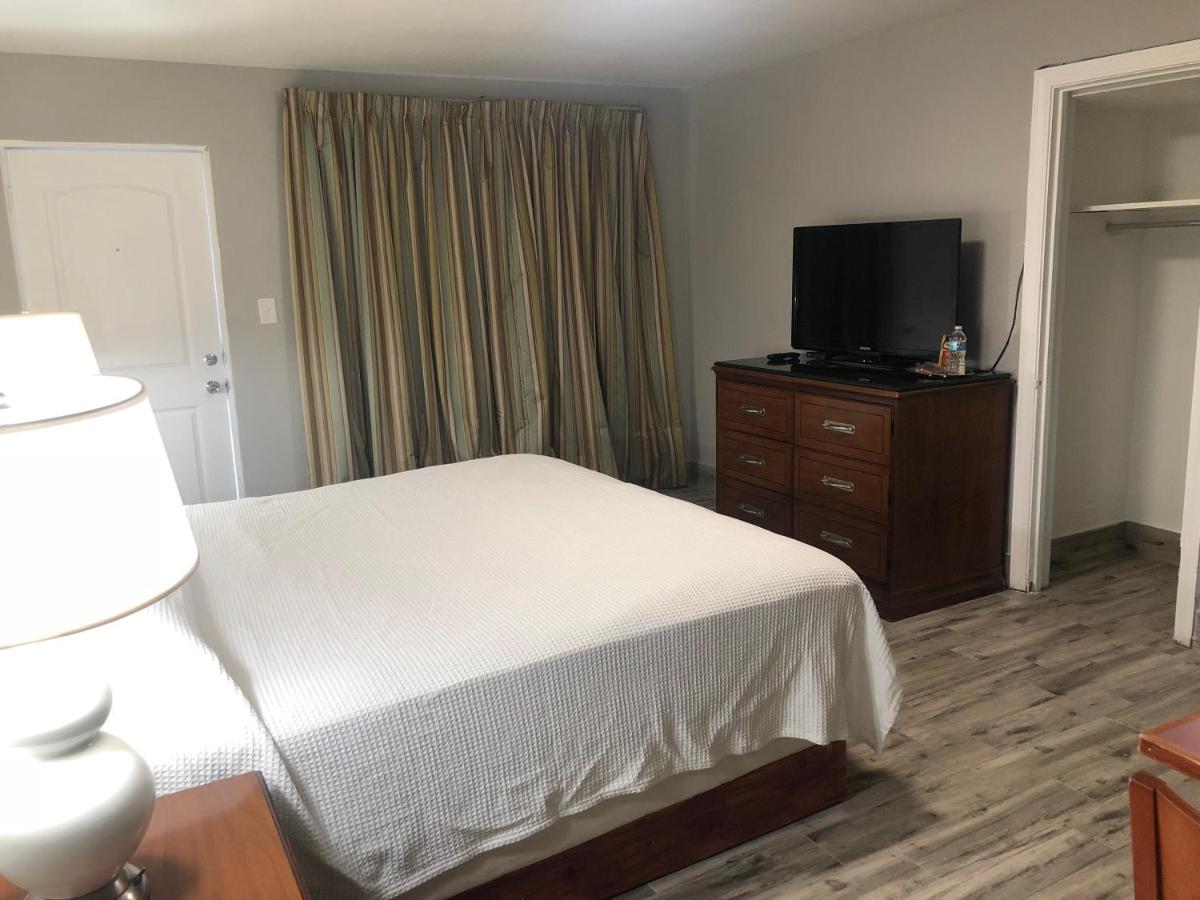 Bay Breeze Inn — photo 10