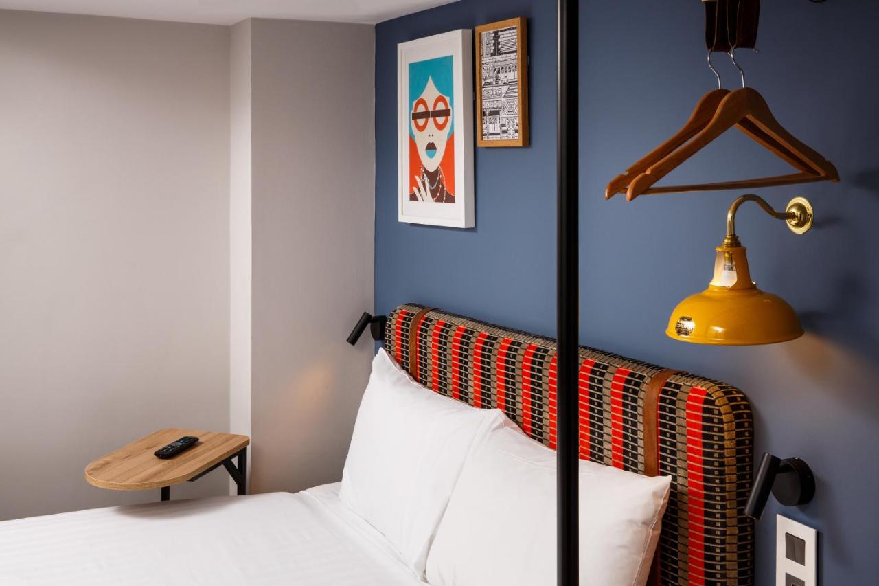 Guide to hotels perfect for those who want to stay near the Royal Albert Hall and experience the best of London's music scene. Whether you're looking for luxury or budget-friendly options, there's something for everyone.
