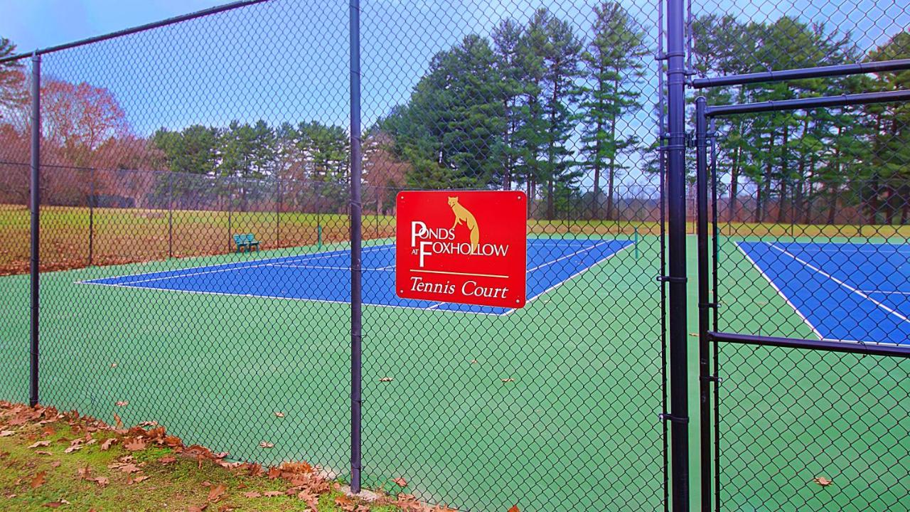 Tennis court: The Ponds at Foxhollow by Capital Vacations