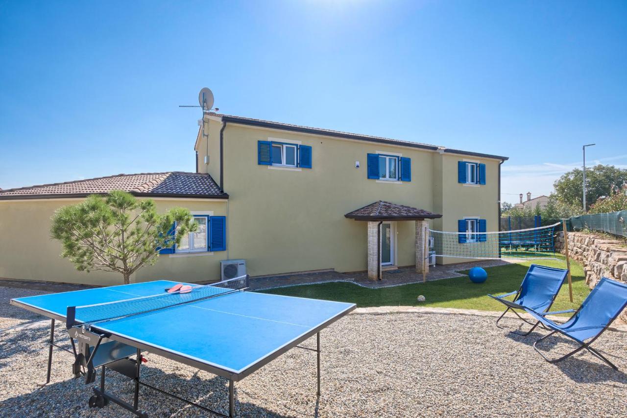 Villa 1519 photo