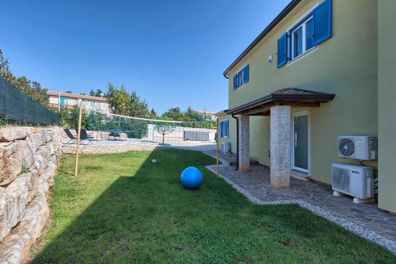 Villa 1519 photo