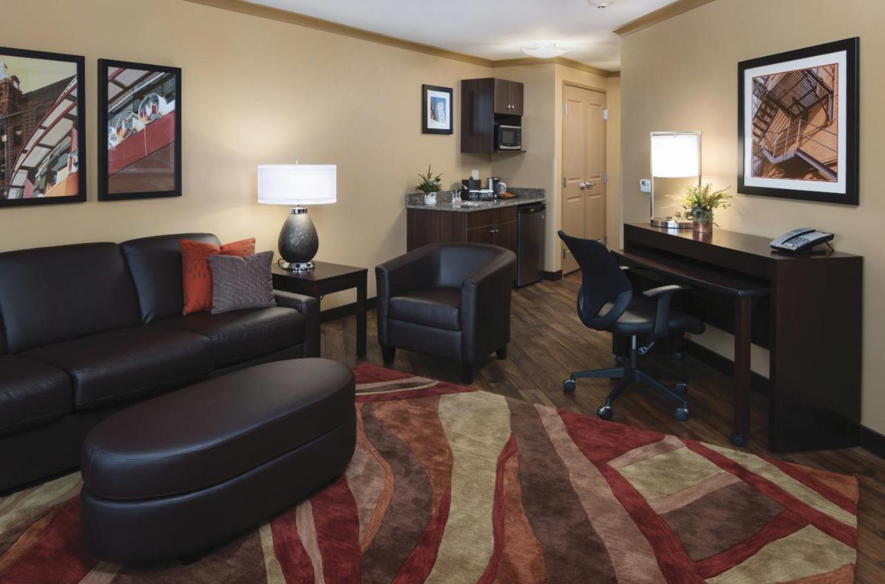 ClubHouse Hotel & Suites Fargo — photo 16