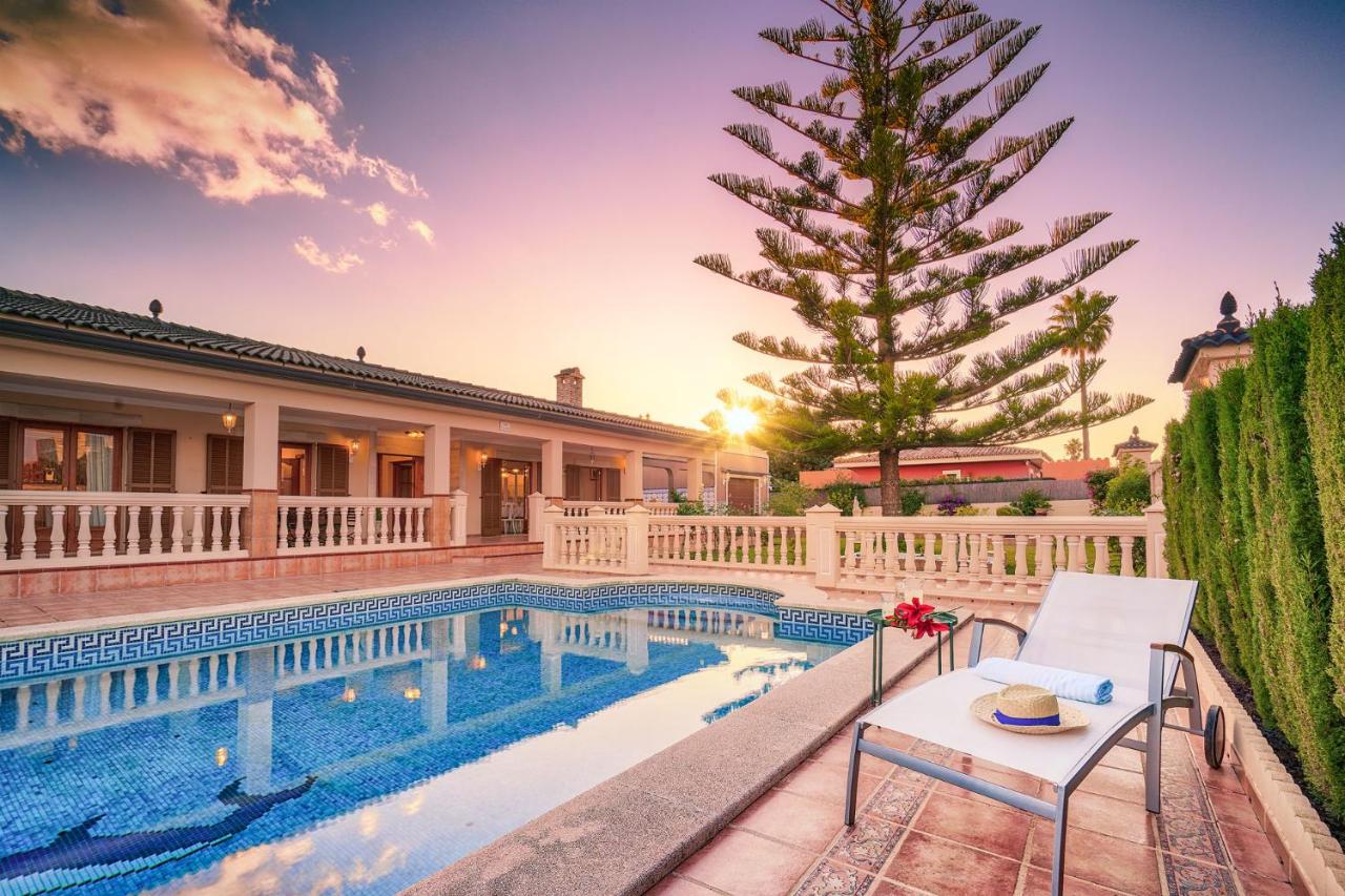 VILLA CHABELA en Bahía Grande Zona Residencial, Badia Blava ...